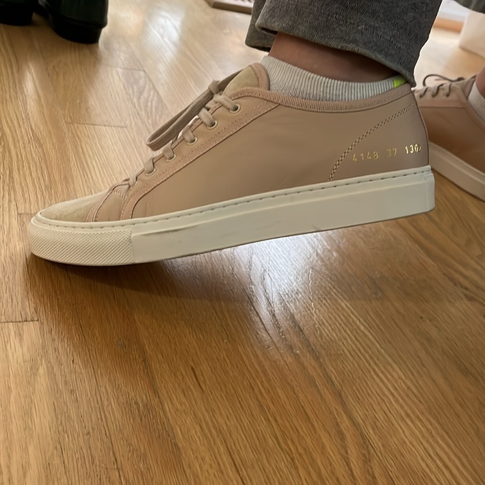 🌺 Woman by Common Projects Shoes - Picture 3 of 16